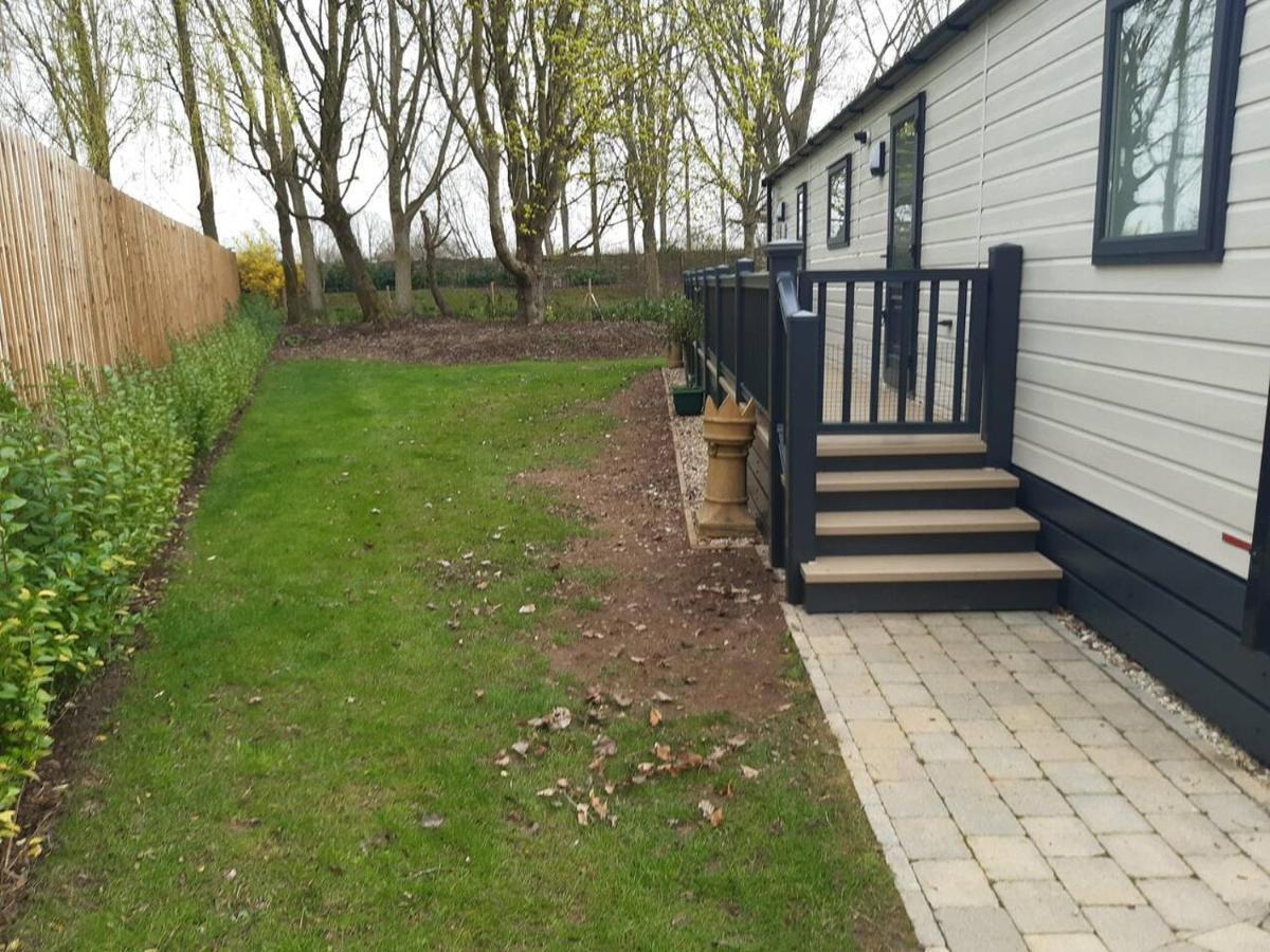 Captivating Bluebell Lodge 2-Bed Cotswolds Caravan Cirencester Luaran gambar